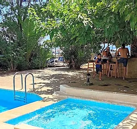 Palmiye Szálloda Özdere